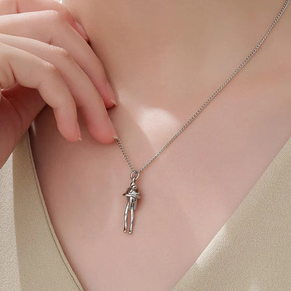 Elegant Embracing Figures Necklace - Commemorative Gift for Mother's Day and Father's Day, Emotional Jewelry for Treasured Memories