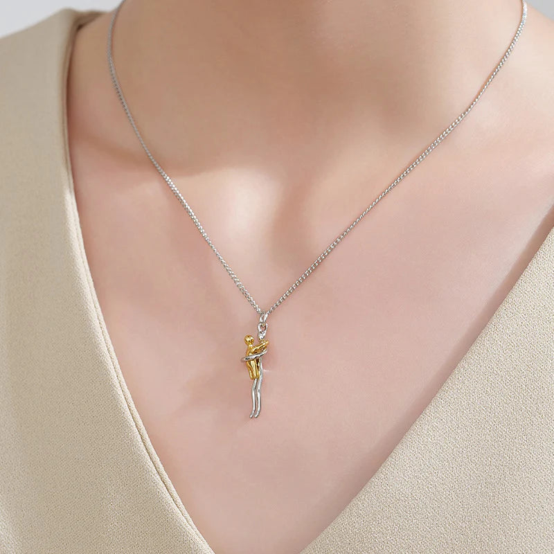 Elegant Embracing Figures Necklace - Commemorative Gift for Mother's Day and Father's Day, Emotional Jewelry for Treasured Memories