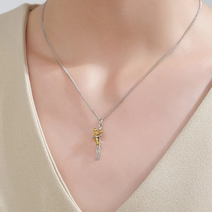 Elegant Embracing Figures Necklace - Commemorative Gift for Mother's Day and Father's Day, Emotional Jewelry for Treasured Memories